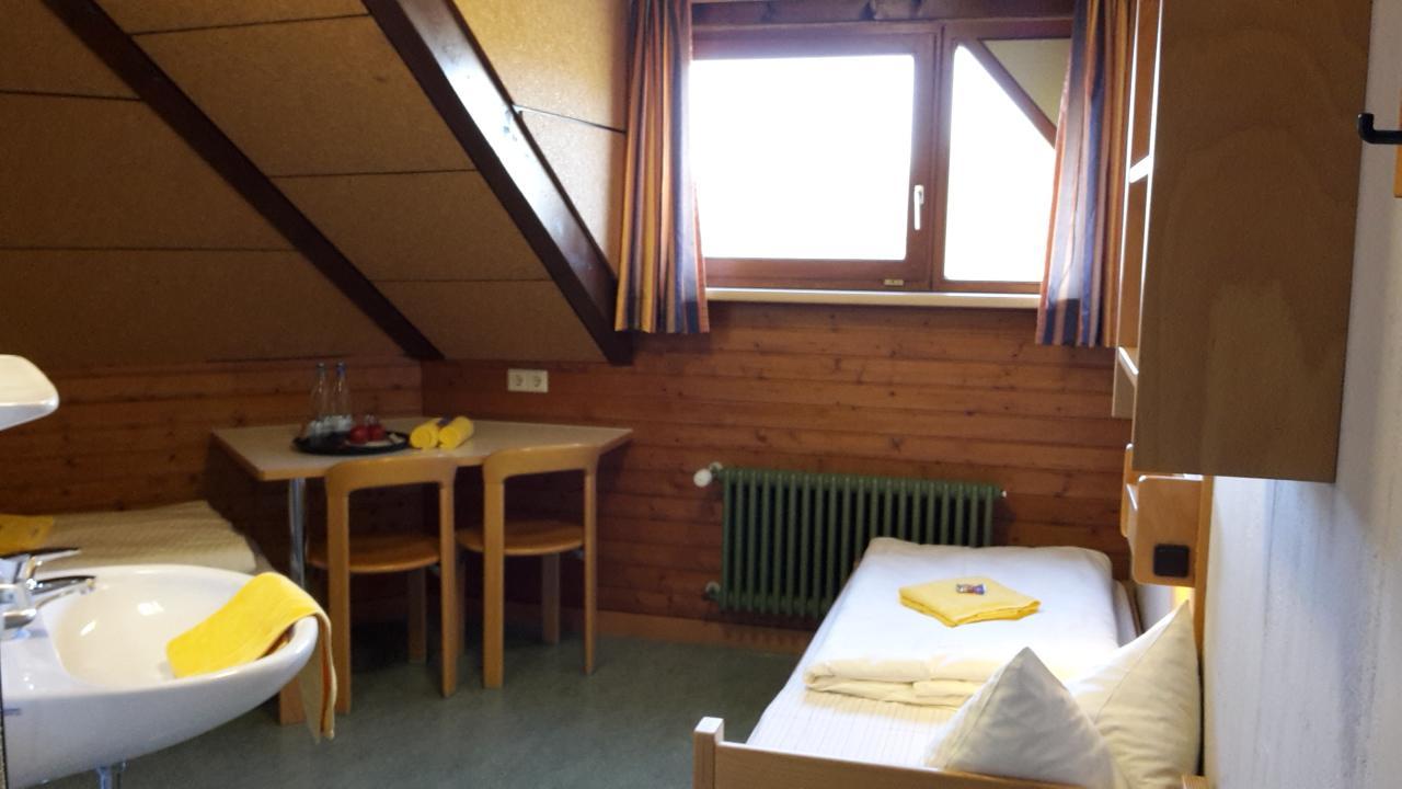 Hellmut-Wassmer-Jugendherberge Loerrach Exterior photo